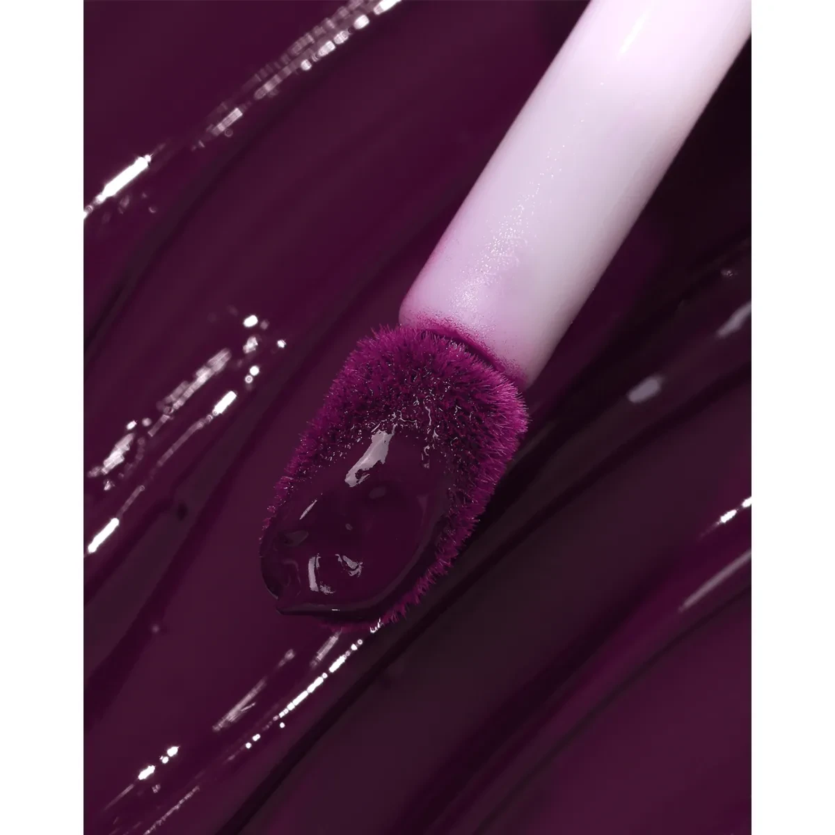 Bt-Velvet-2x1-Bruna-Tavares-Sombra-E-Primer-Cor-Grape3.webp