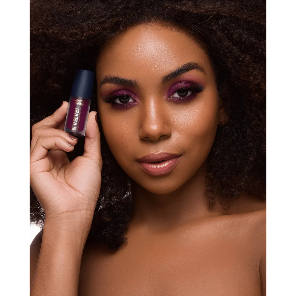 Bt-Velvet-2x1-Bruna-Tavares-Sombra-E-Primer-Cor-Grape4.webp