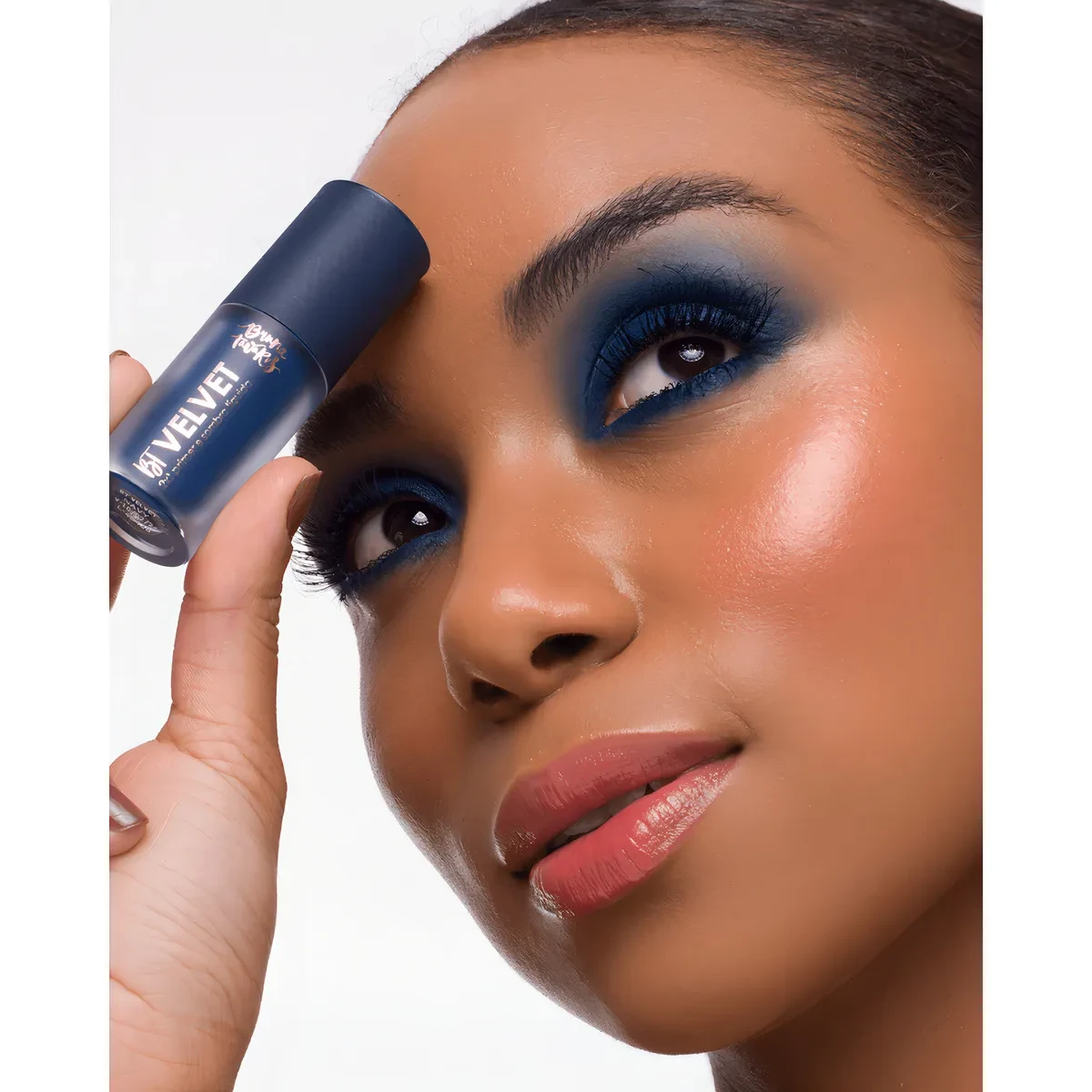 Bt-Velvet-2x1-Bruna-Tavares-Sombra-E-Primer-Cor-Navy2.webp