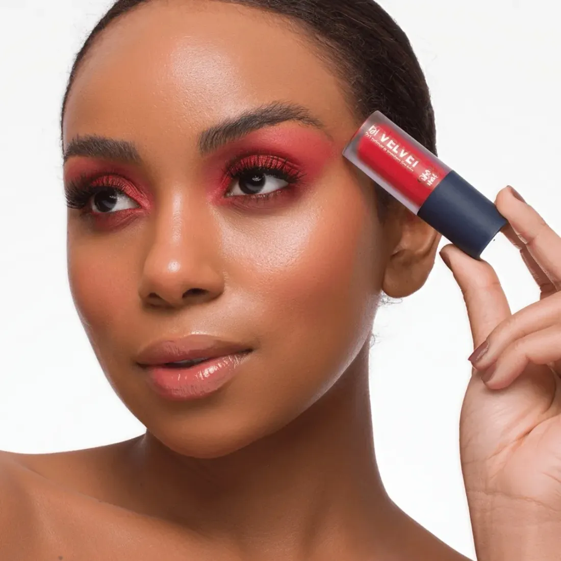 Bt-Velvet-2x1-Bruna-Tavares-Sombra-E-Primer-Cor-red4.webp