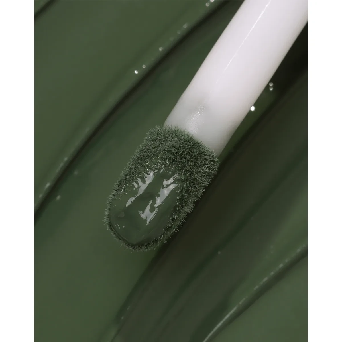 Bt-Velvet-2x1-Primersombra-6ml-Bruna-Tavares-Cor-Khaki2.webp