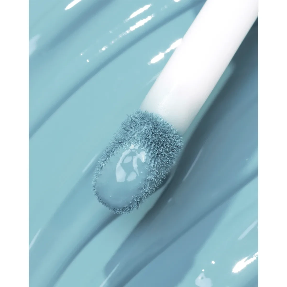 Bt-Velvet-2x1-Sombra-Liquida-Primer-Bruna-Tavares-Cor-Mint-Blue2.webp