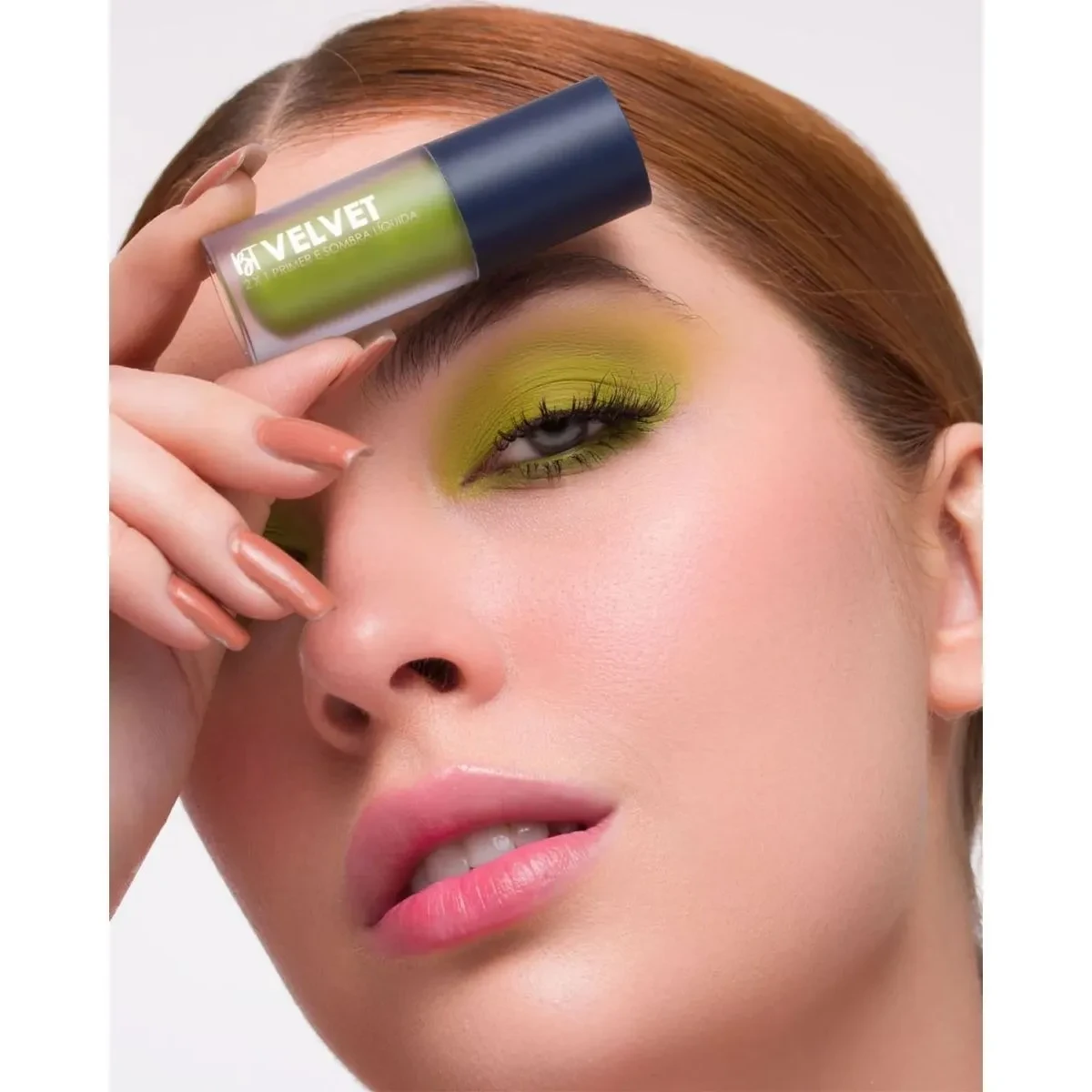 Sombra-Liquida-Primer-Velvet-2x1-Cor-Pistachio-Bruna-Tavares4.webp